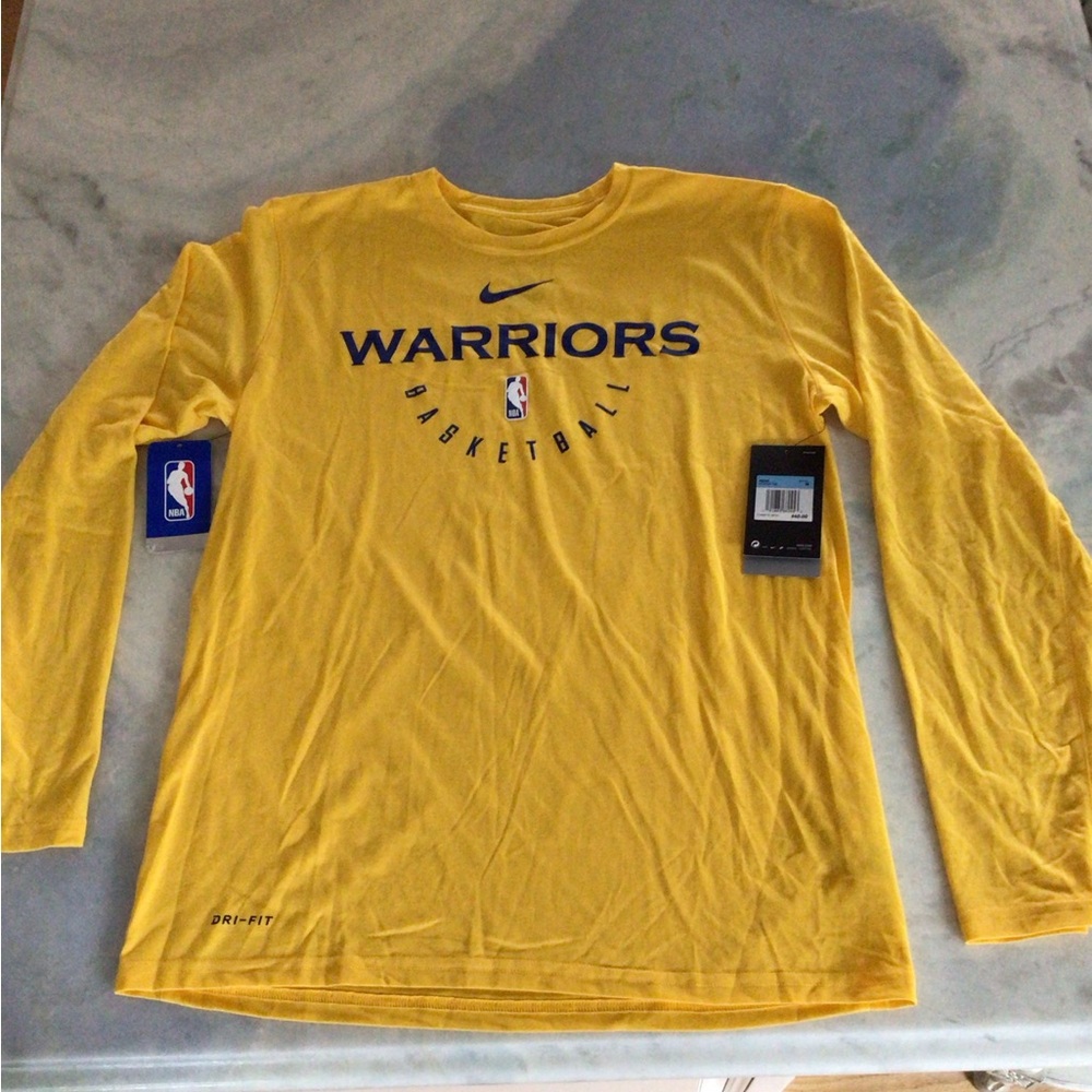 Men’s Nike Dri-Fit Long-sleeve shirt.  Size M.  NBA Golden State Warriors.  New.